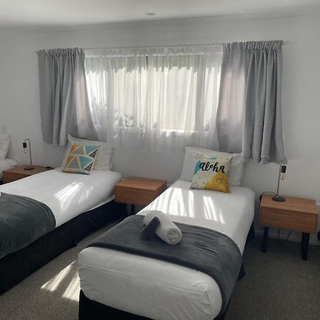 Fairway Motel & Apartments Уанака Екстериор снимка