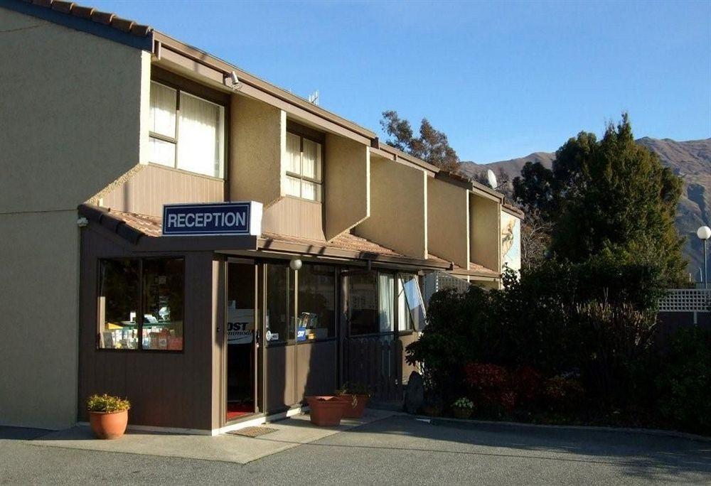 Fairway Motel & Apartments Уанака Екстериор снимка