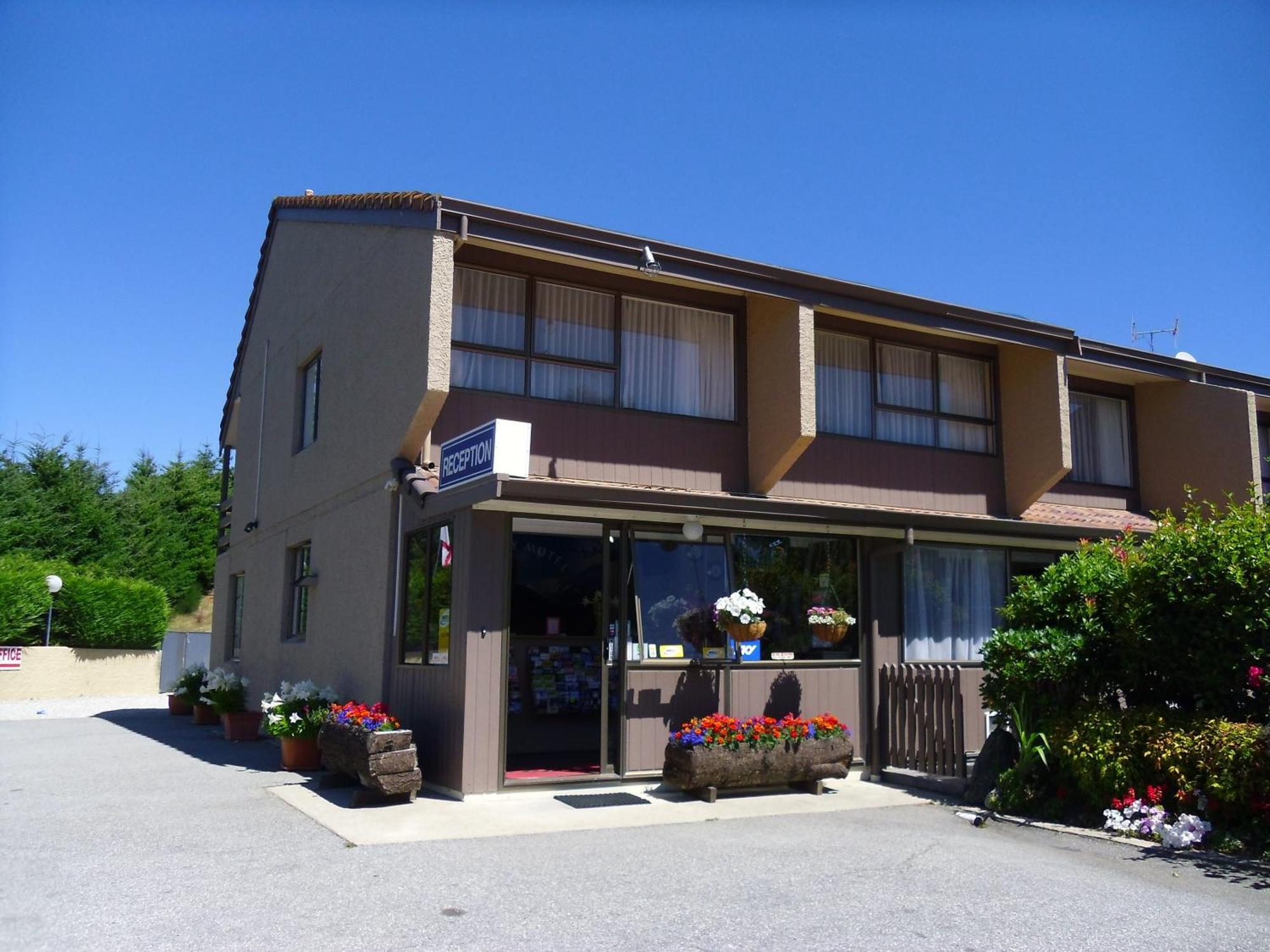 Fairway Motel & Apartments Уанака Екстериор снимка