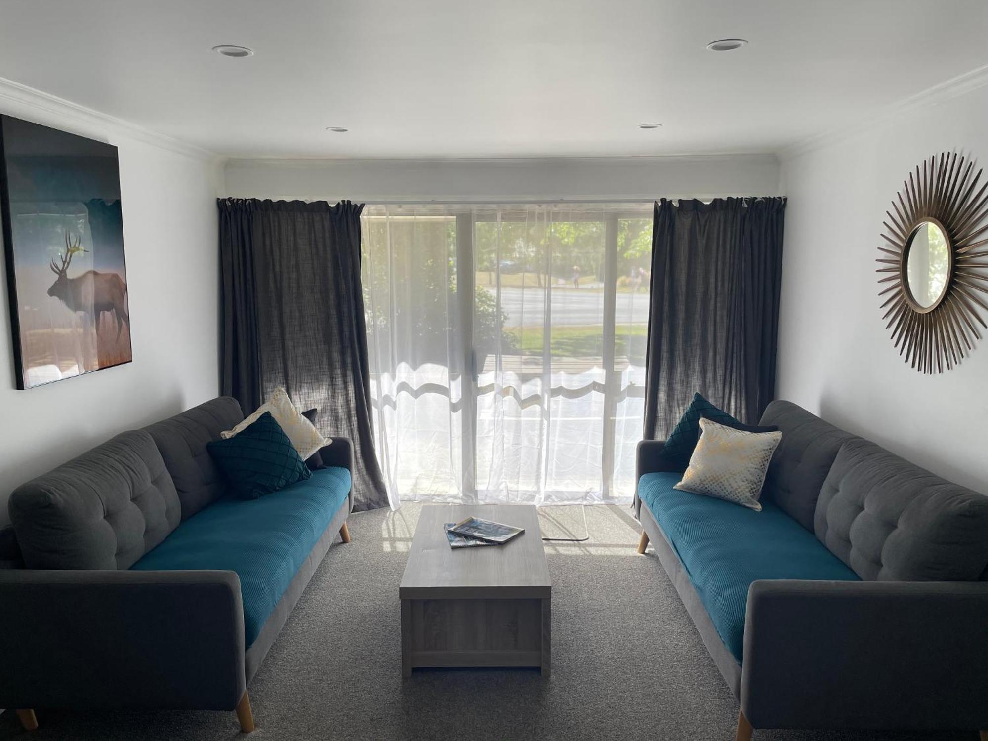 Fairway Motel & Apartments Уанака Екстериор снимка