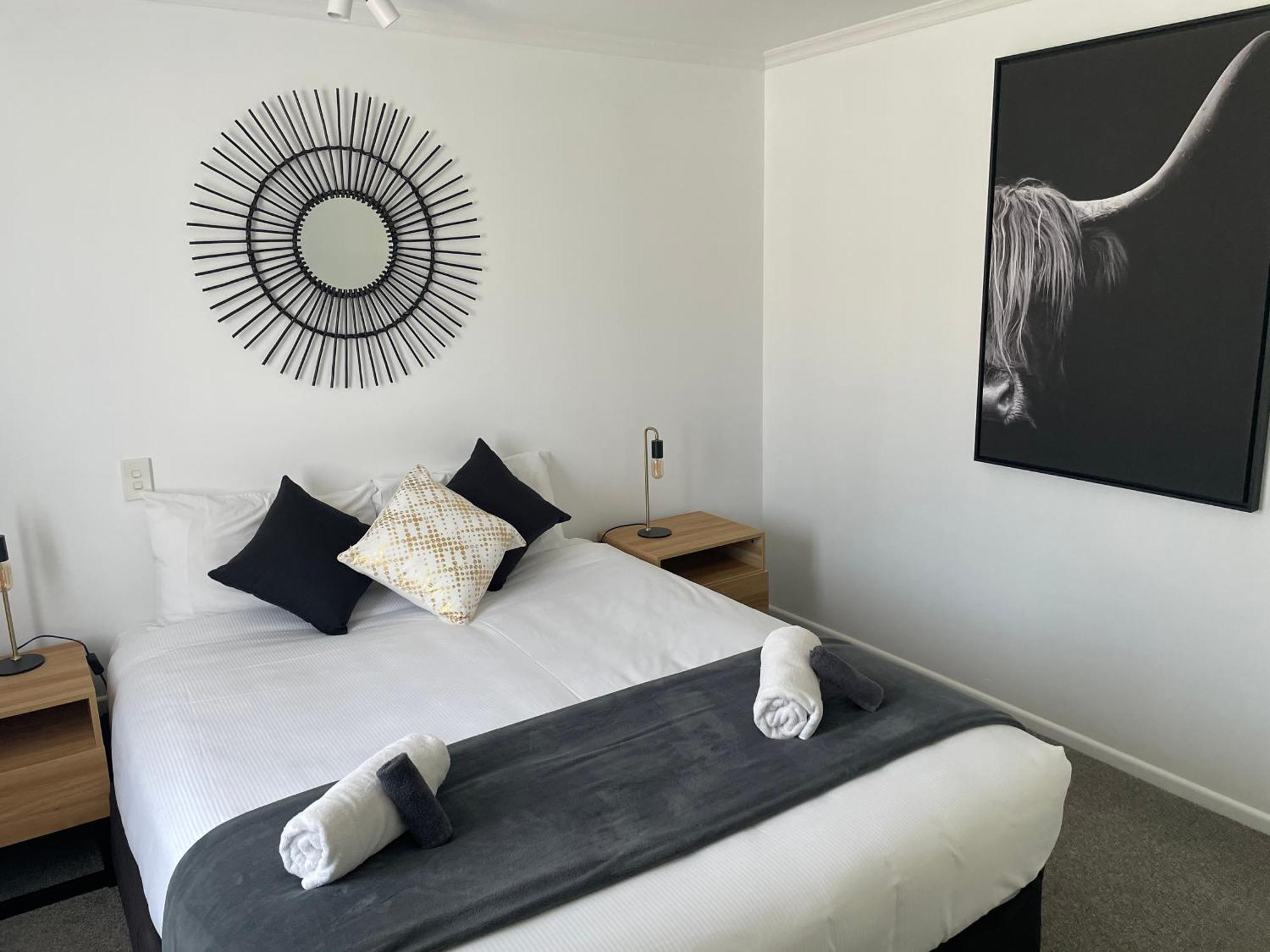 Fairway Motel & Apartments Уанака Екстериор снимка