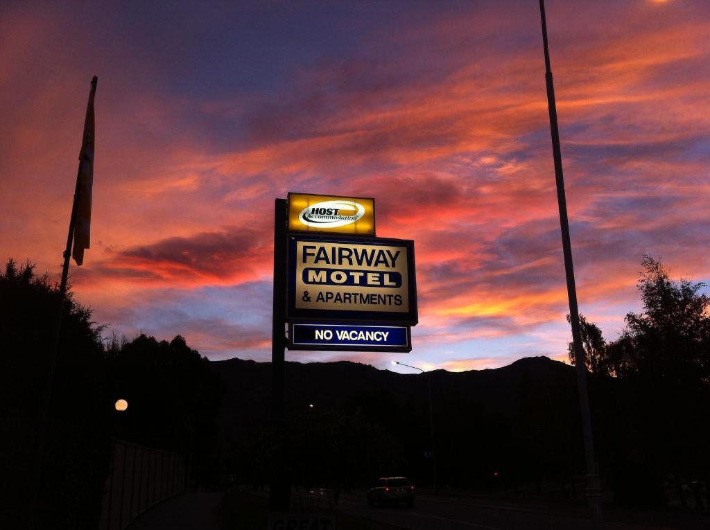 Fairway Motel & Apartments Уанака Екстериор снимка