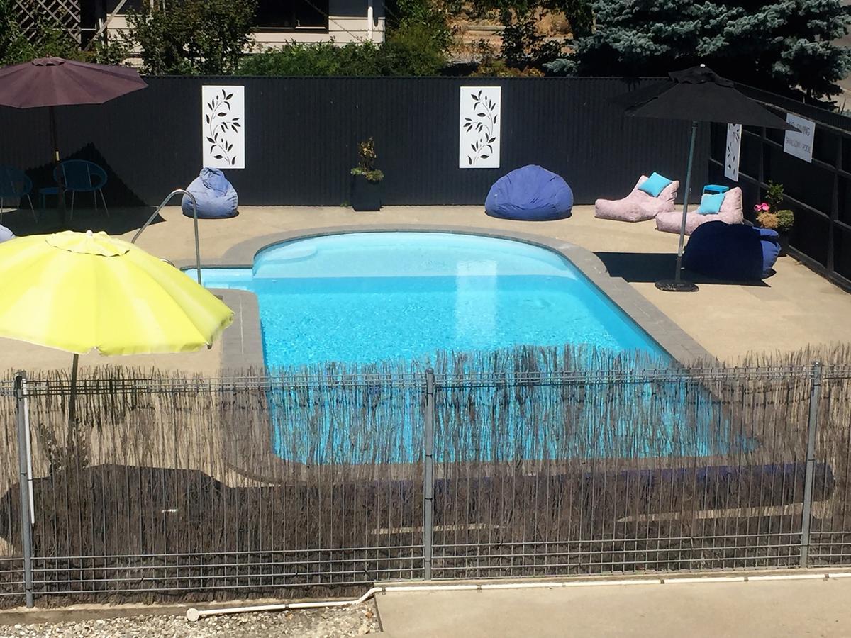 Fairway Motel & Apartments Уанака Екстериор снимка