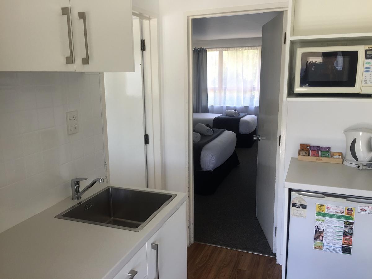 Fairway Motel & Apartments Уанака Екстериор снимка
