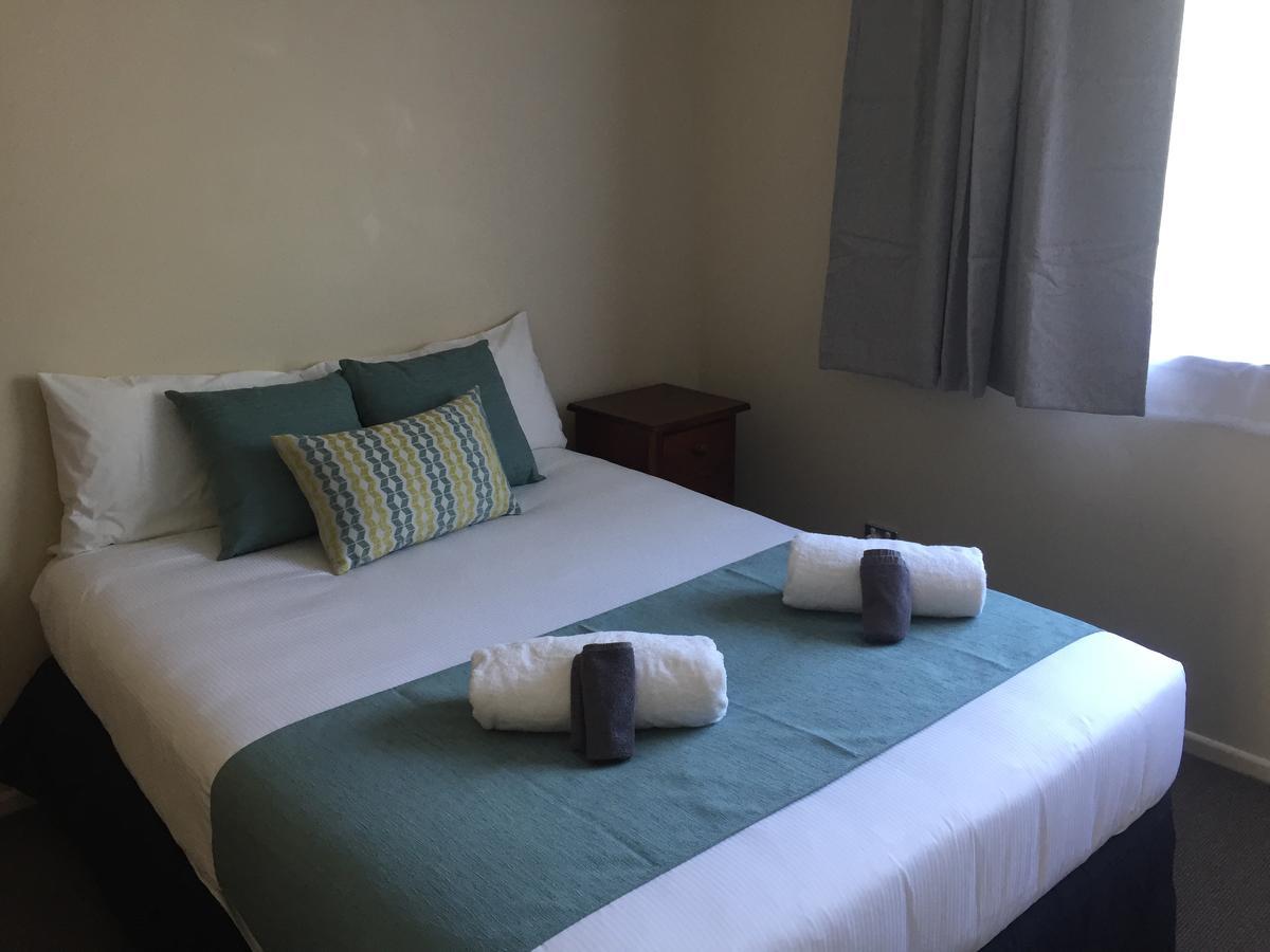 Fairway Motel & Apartments Уанака Екстериор снимка