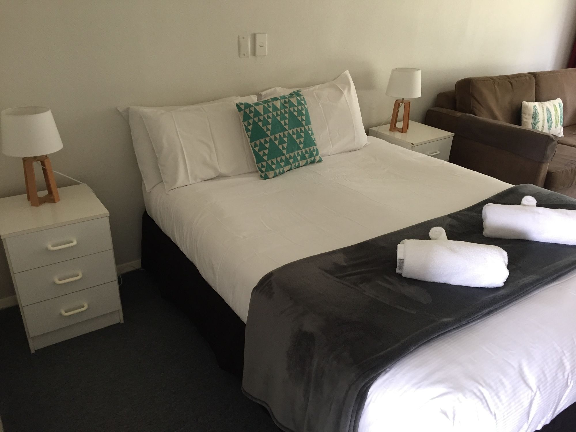 Fairway Motel & Apartments Уанака Екстериор снимка